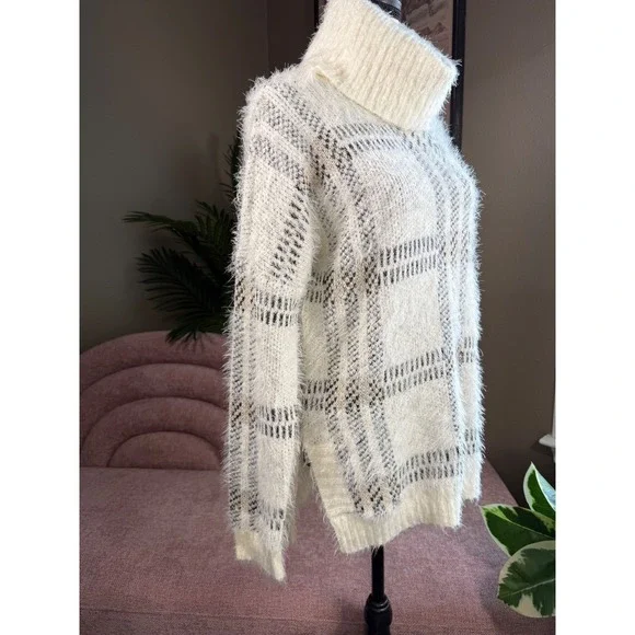 NWT Sanctuary White Check‎ Plaid Fuzzy Knit Turtleneck Sweater Womens Small - Picture 3 of 9
